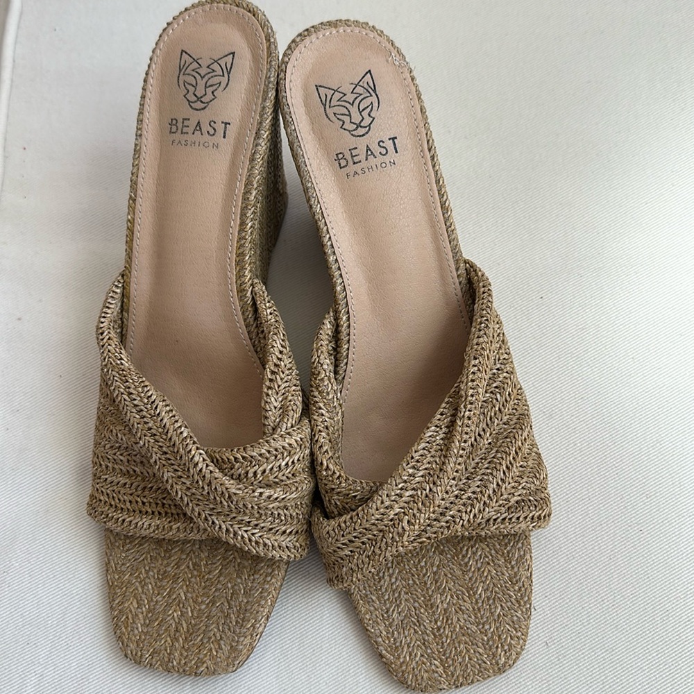 Woven Raffia Wedge Slide Sandals size 9